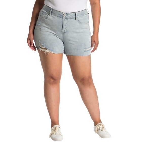 AMERICAN RAG High Rise Distressed Tummy Toner Light Wash Denim Shorts 14W NEW - Picture 1 of 8